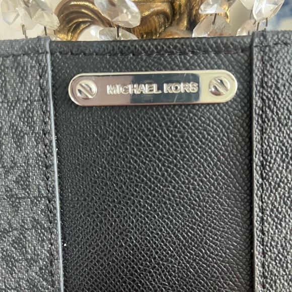 Michael Kors Belt Bag - Picture 2 of 11